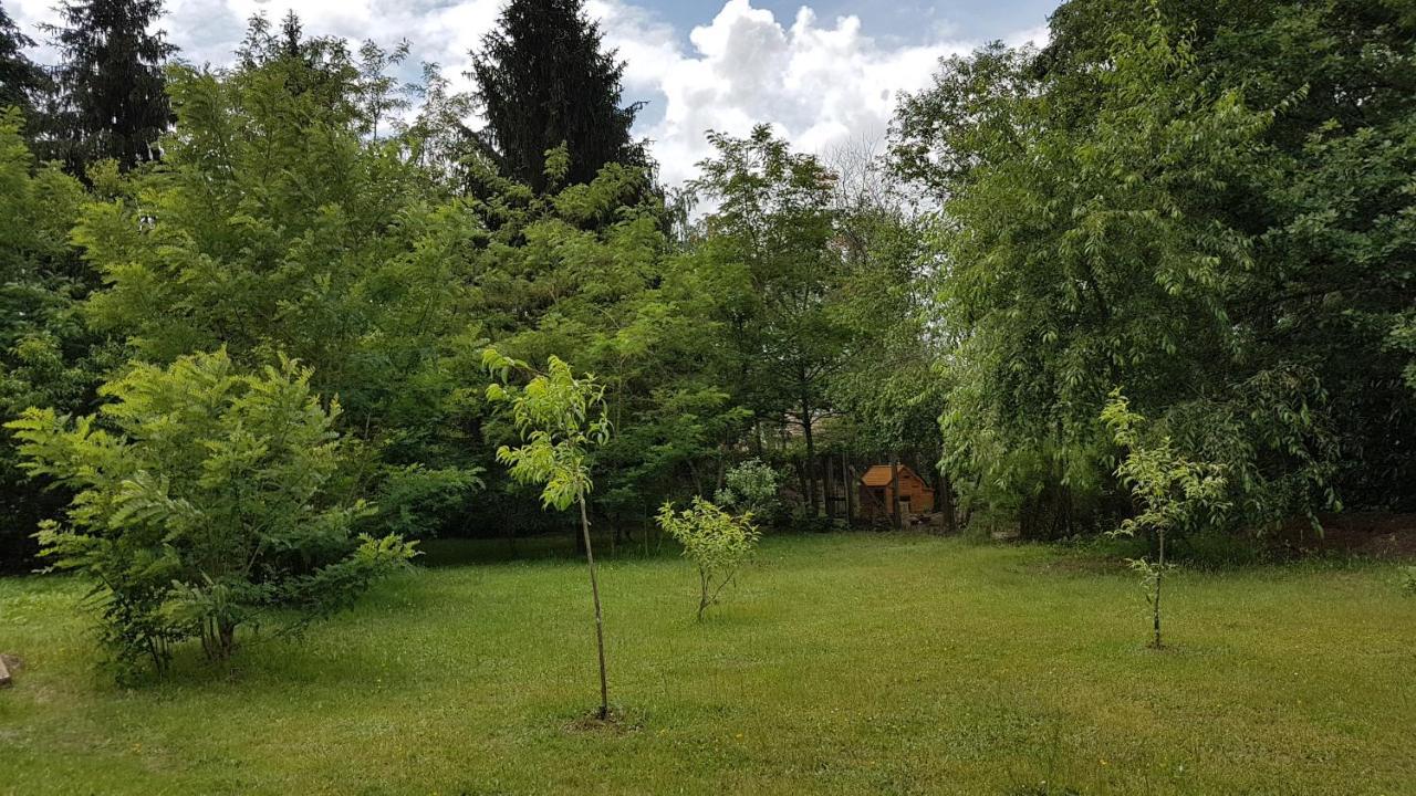 Le Clos Des Ecureuils Bed & Breakfast *